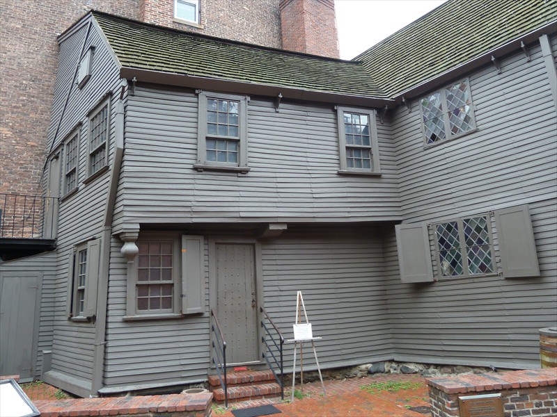 Paul Revere's house built in 1676